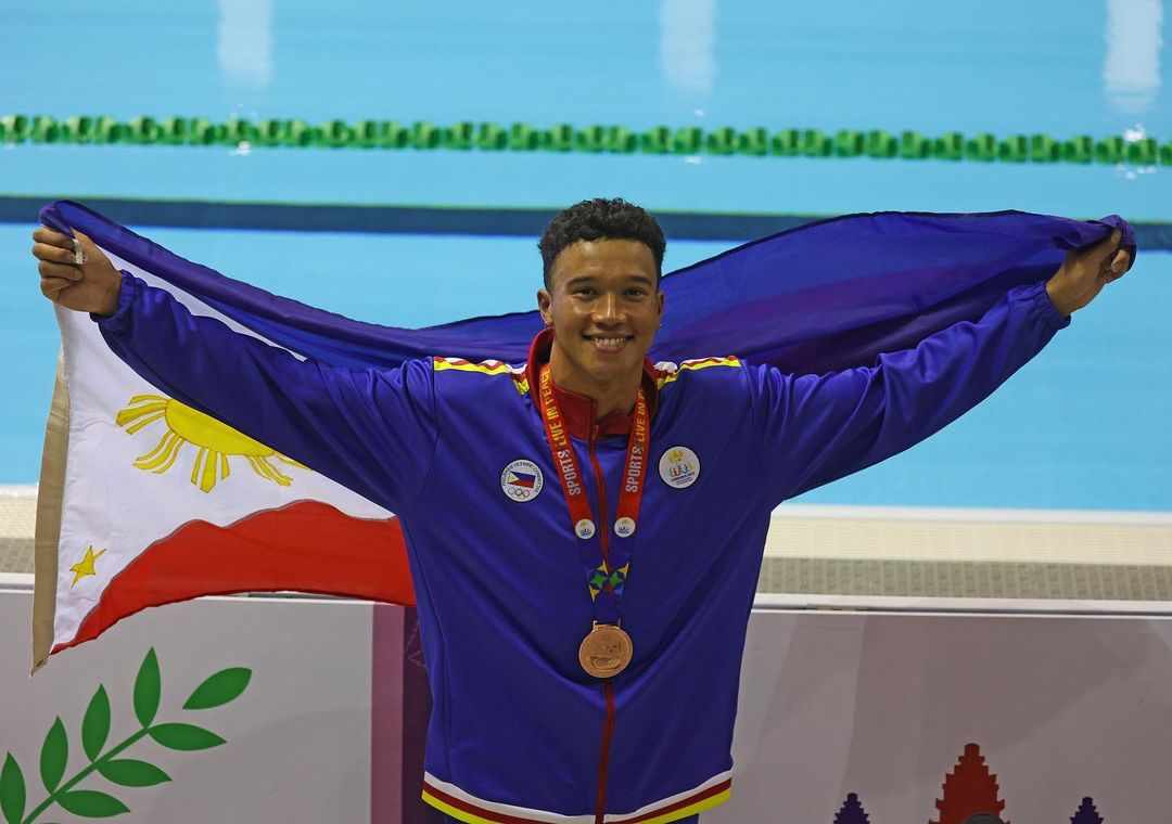 Hatch shatters old mark, but places only 32nd in World Aquatics Championships