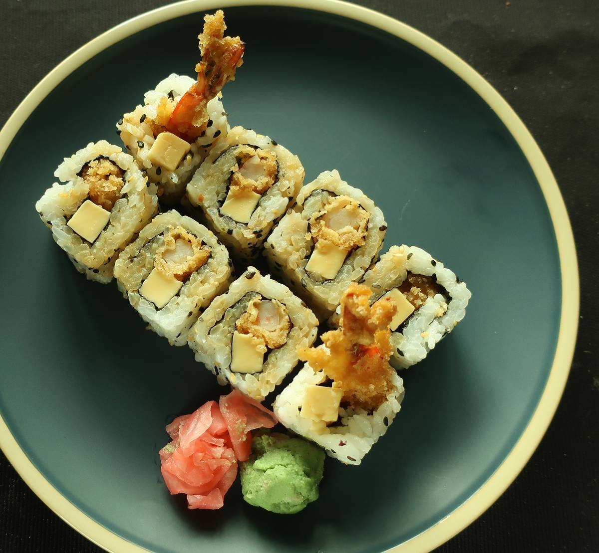 Crispy shrimp maki