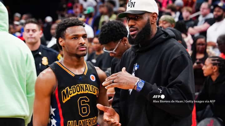 LEBRON James (right) is glad that his son, Bronny, had already been discharged after suffering cardiac arrest while training with the USC Trojans. | ALEX BIERENS DE HAAN/AGENCE FRANCE-PRESSE