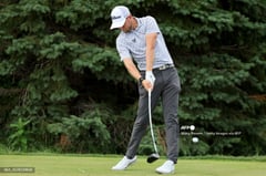 Hodges catches fire, nears 1st PGA crown