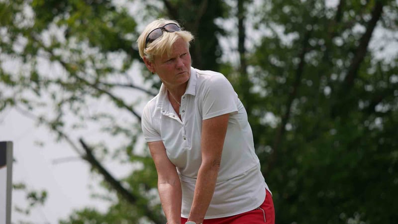 Johnson fires 66, paces Senior LPGA