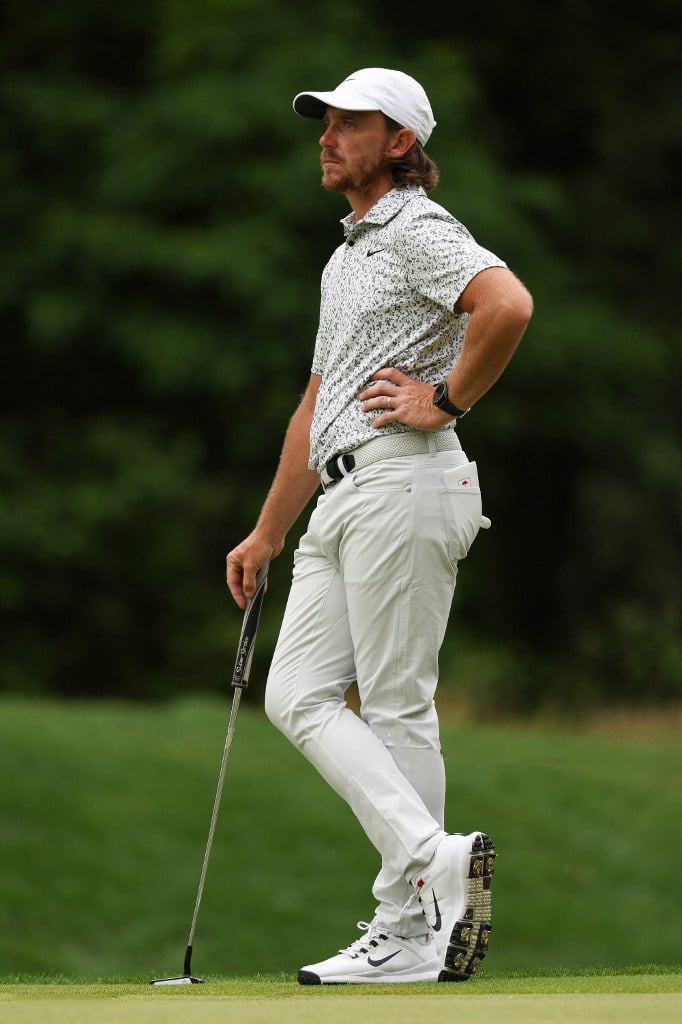 BIG GUNS SILENT Fleetwood, virtual unknowns co-lead British Open