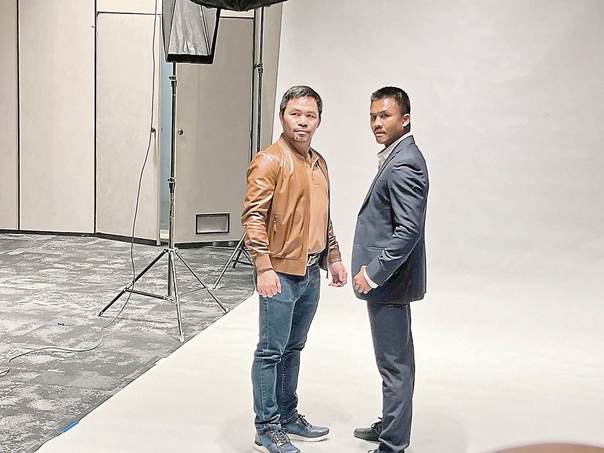 Pacquiao faces Thai kickboxing legend