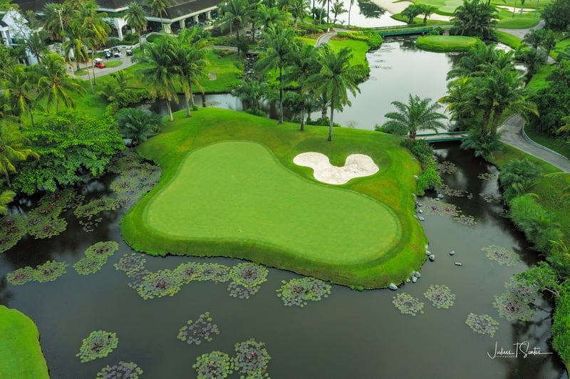 ICONIC COURSE