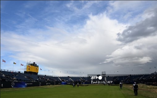 British Open lead ‘surreal’ for unheralded amateur Lamprecht