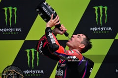 ‘Invincible’ Aleix Espargaro swoops late on Bagnaia in British MotoGP