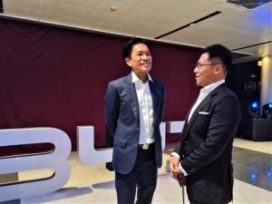 BYD Philippines and Singapore General Manager James Ng shares a light moment with Mark Tieng, President of Solar Transport before the start of the event.<br />PHOTO: Ian Magbanua