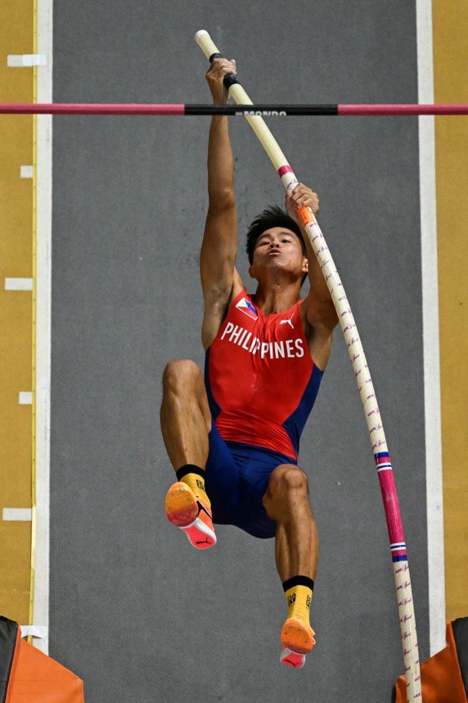 MIGHT AS WELL JUMP Obiena breathes down Duplantis’ neck as rivalry heats up
