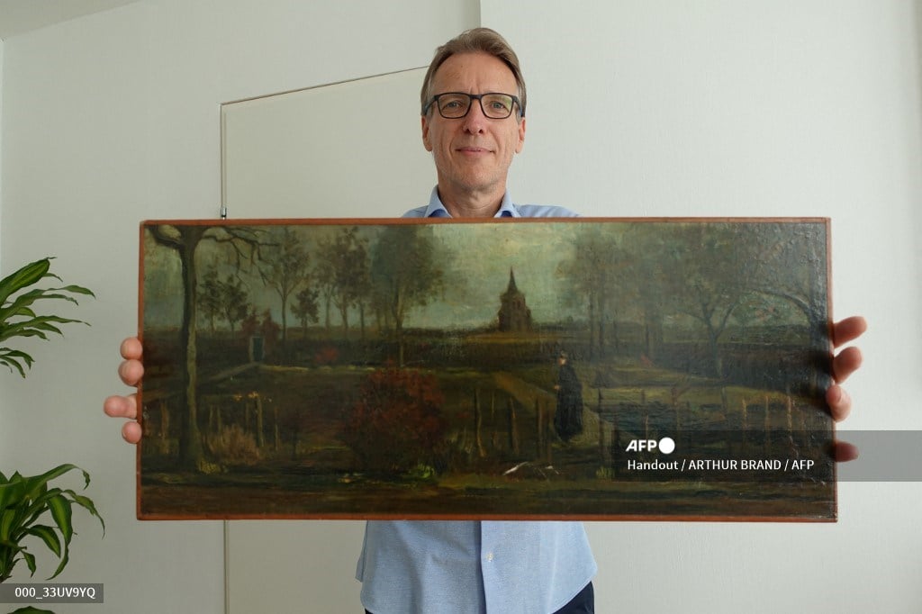 Stolen Van Gogh returned in IKEA bag ‘damaged but restorable’