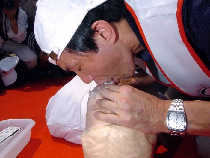 Bystanders less likely to give women CPR — research