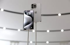 French Apple workers call strike on iPhone 15 debut