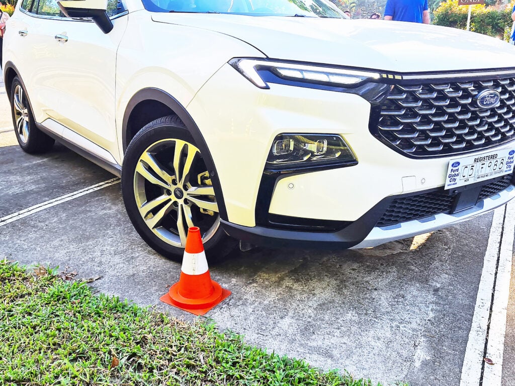 MANEUVERING tight spots is made so much easier with the 360-degree camera, available on both variants.