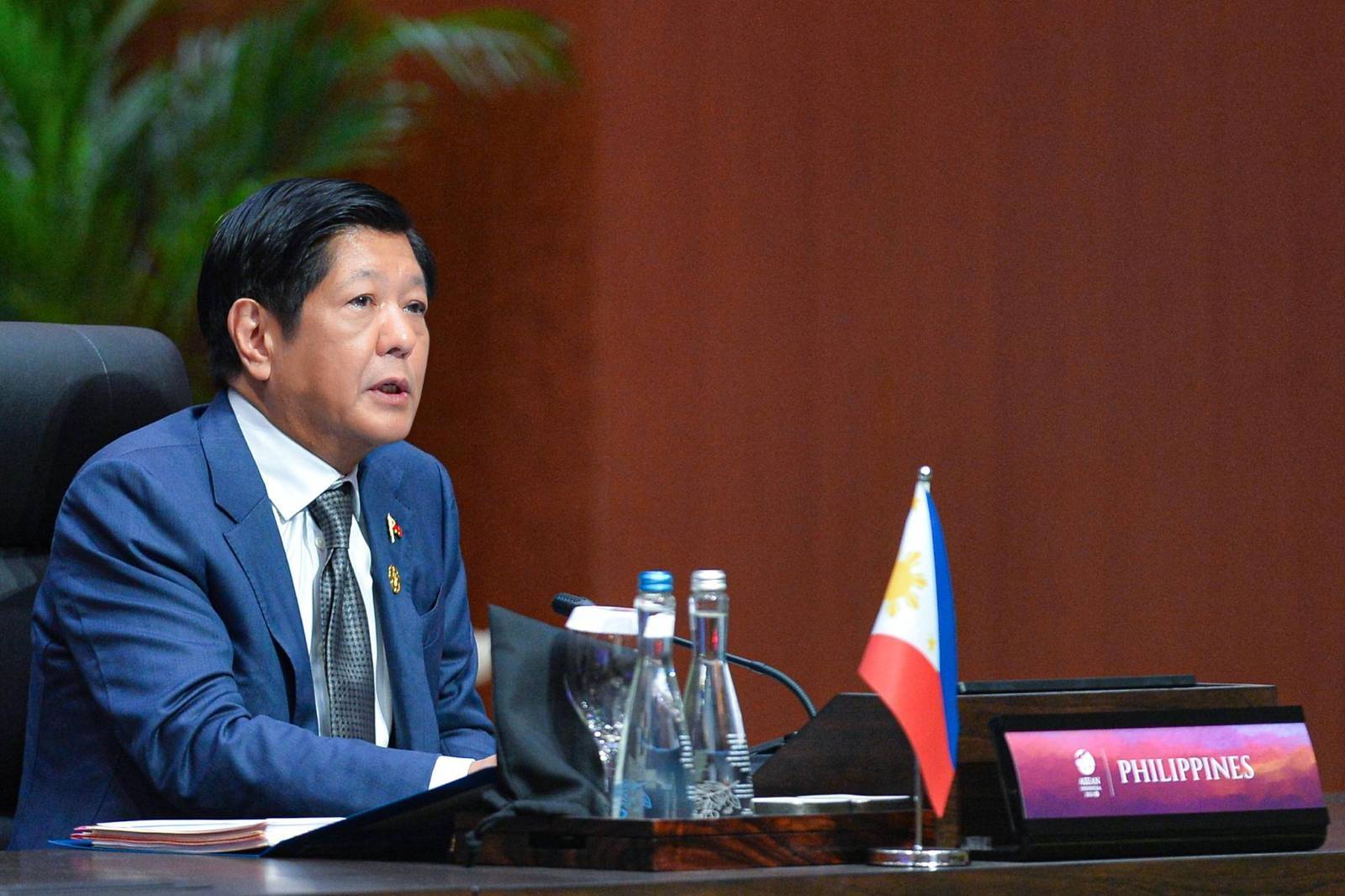 Marcos revives anti-wang-wang law anew