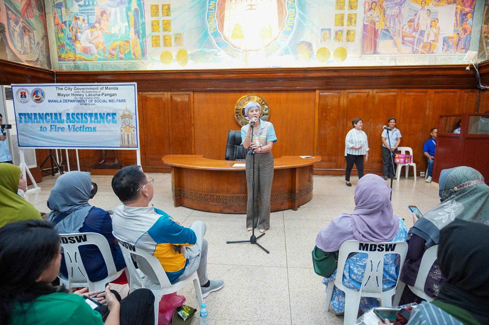 Manila fire victims obtain Lacuna aid