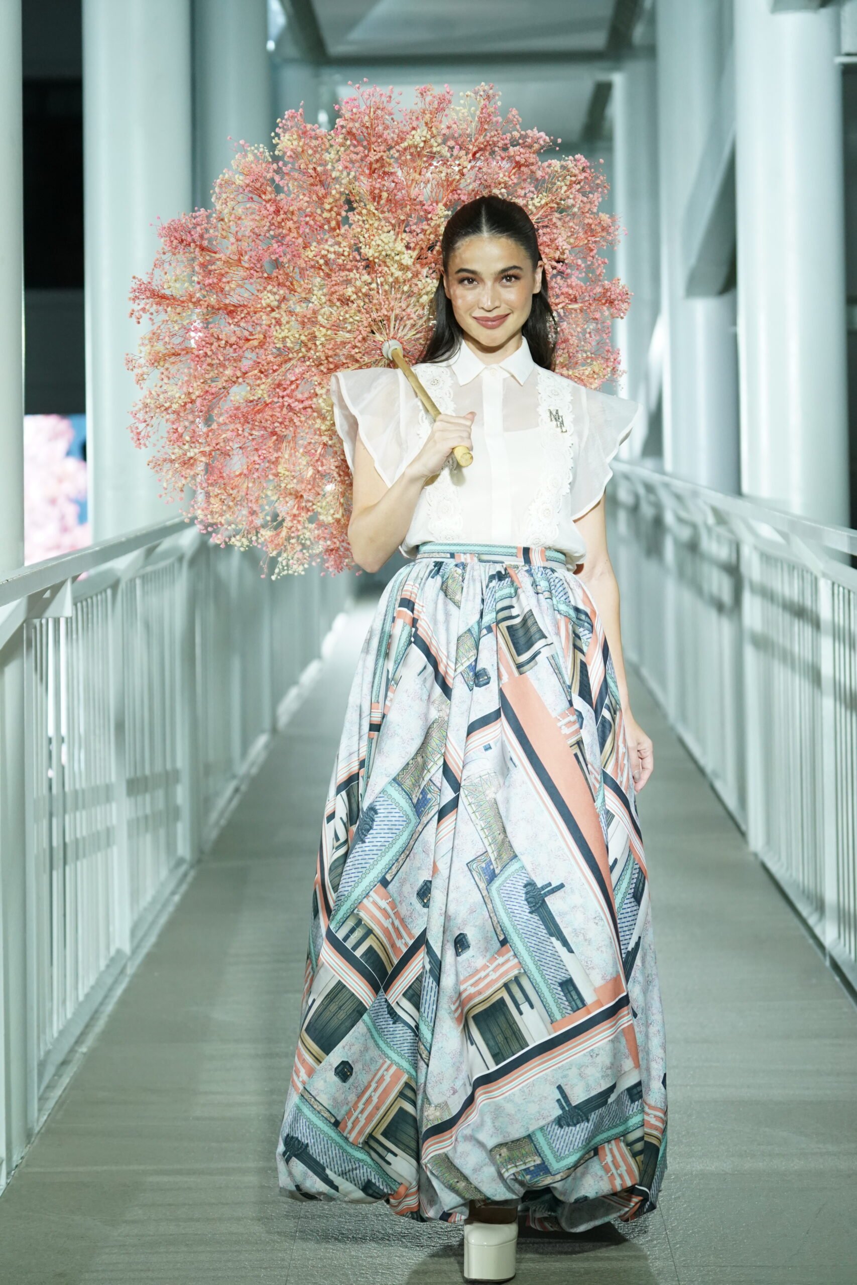 ANNE Curtis in Quintin CS Top and Arroceros Pants from MET.
