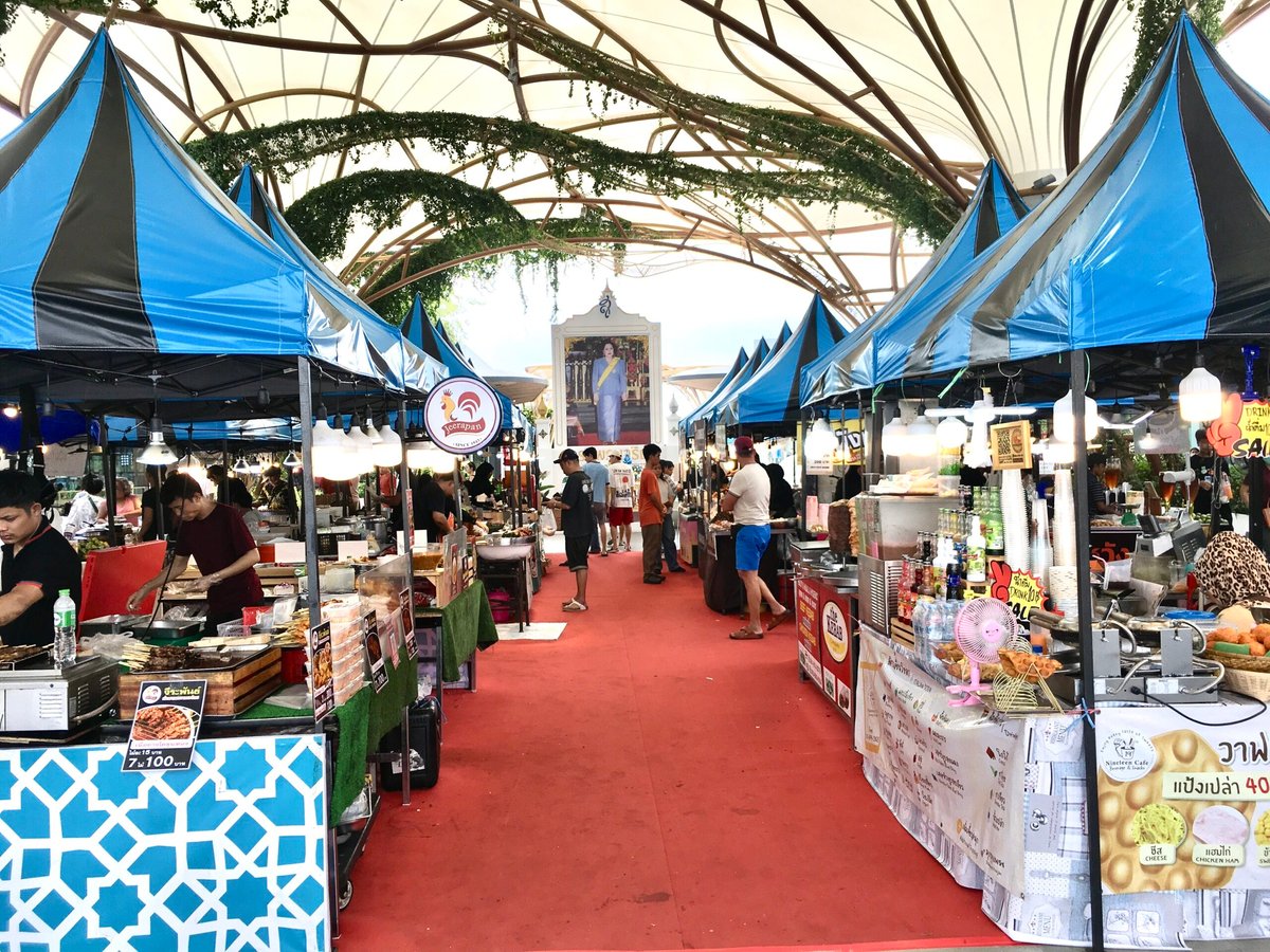 FOOD market at Siam Premium Outlet.