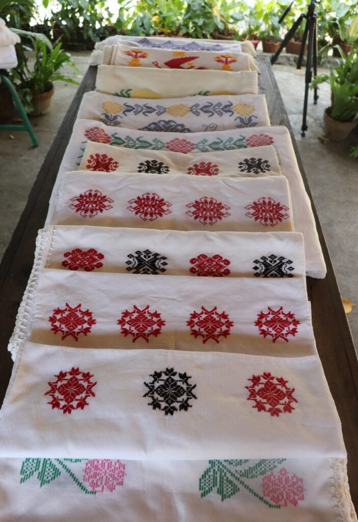 Different designs created with the pinilian weaving technique.