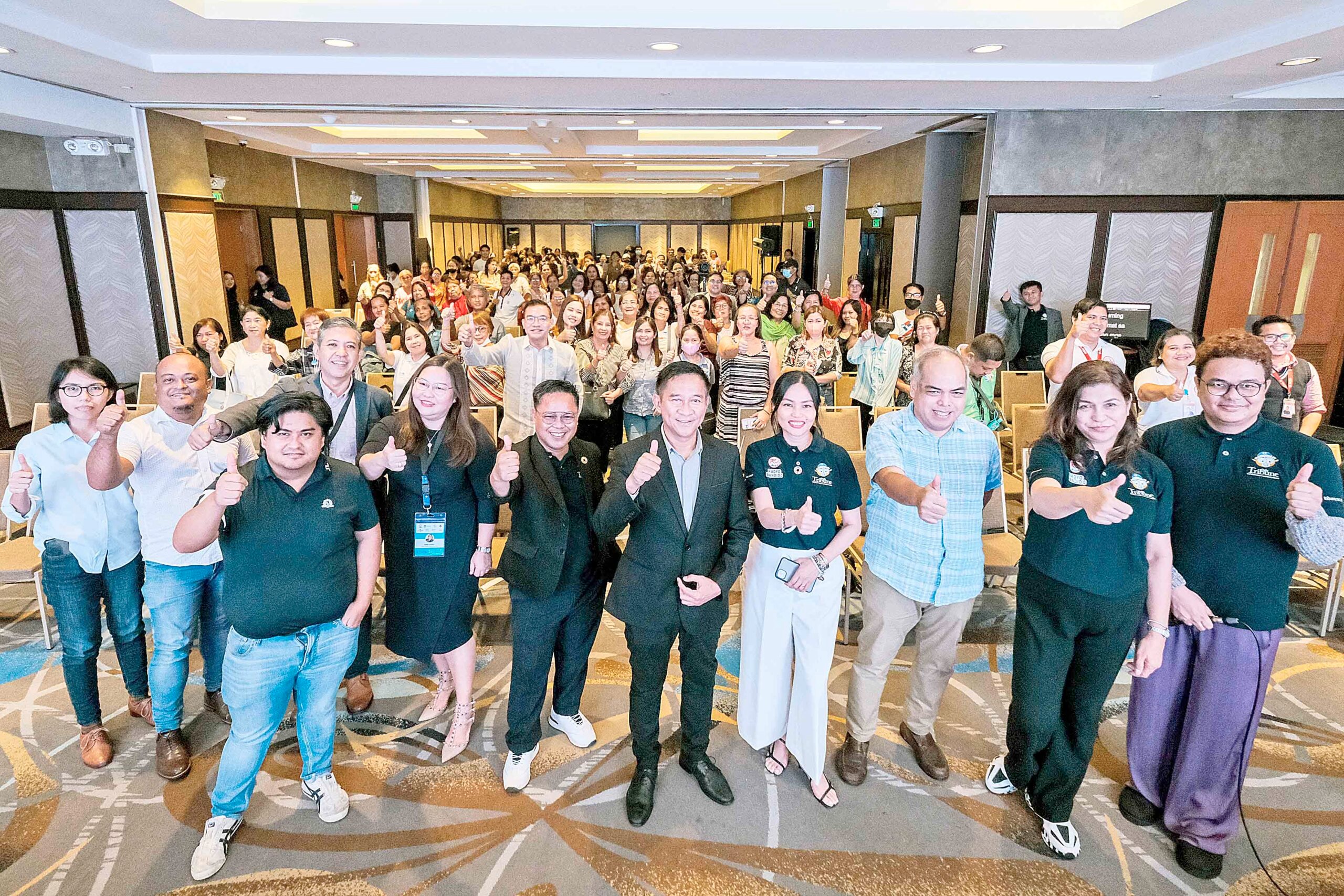 FROM left: DAILY TRIBUNE business reporters Kathryn Jose and Raffy Ayeng; Pablo 'Paby' Garcia of the Cebu CFI Community Cooperative; Philippine Charity Sweepstakes Office head of Corporate Planning Department Frederick Imson; Globe Business senior director Ann David, TRIBUNE's Komfie Manalo; SBCorp. president Robert Bastillo; TRIBUNE's managing editor Dinah Ventura; TRIBUNE's executive editor Chito Lozada; and AIF hosts Chingkee Mangcucang and Kim Sancha, give a thumbs-up for the success of the Second Series of DAILY TRIBUNE's Asian Innovation Forum last 29 August at The Bellevue Hotel, Alabang, Muntinlupa City.