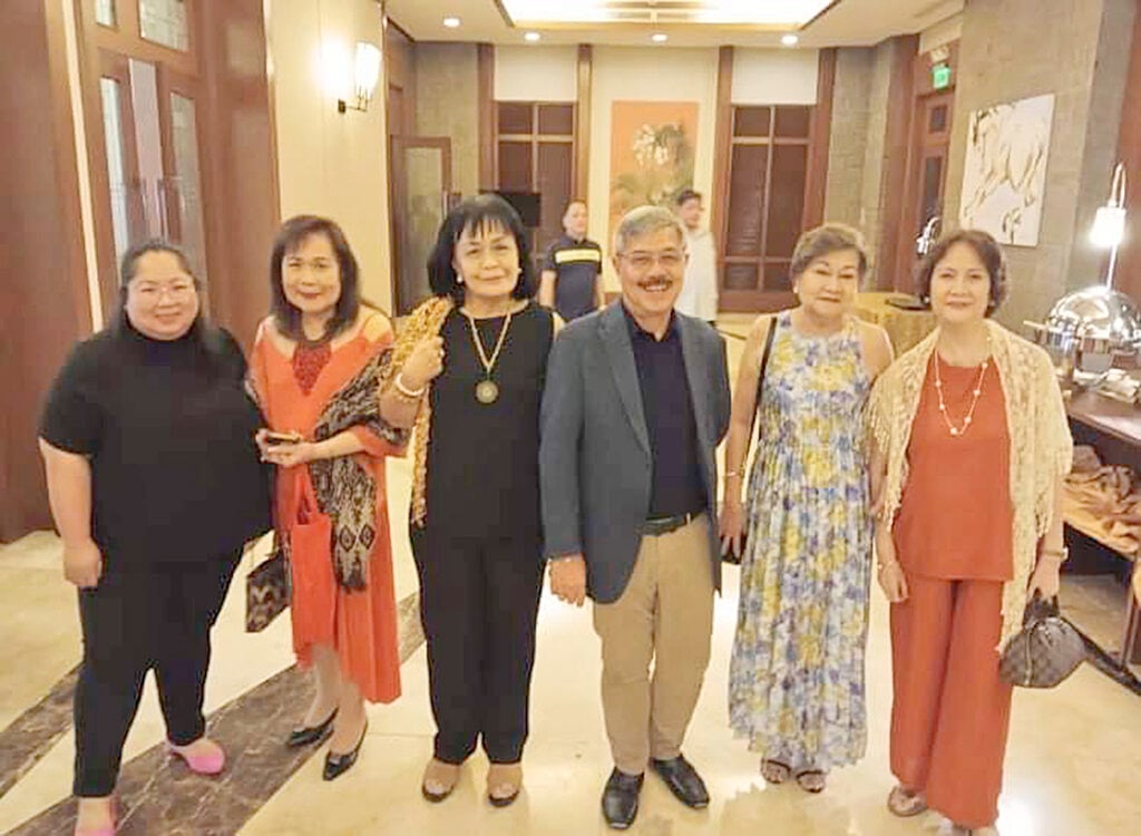 MAYOR Myca Vergara, Cora Claudio, Marivel Carandang, Vice Mayor Jay, Charito Mallari and Nene Aguilar.