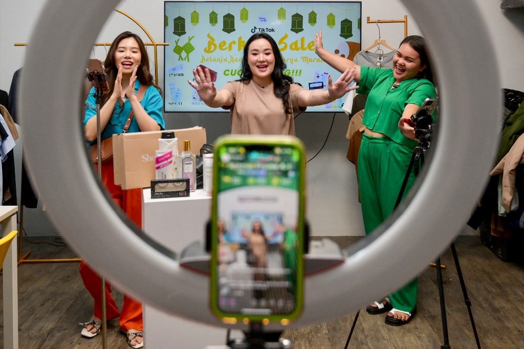Indonesia bans goods transactions on social media platforms