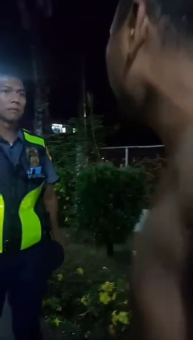 Drunkard scuffles with cops 