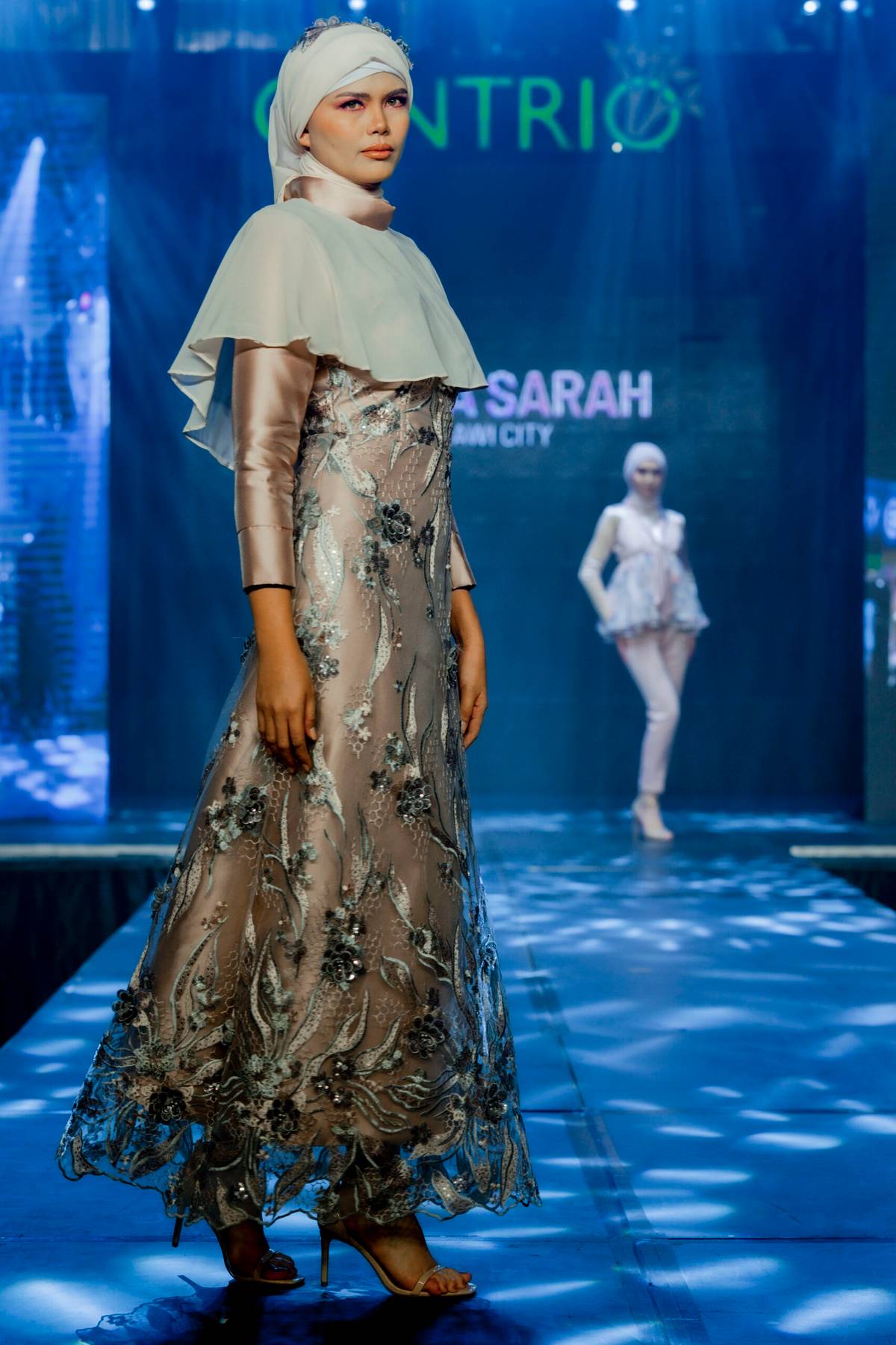 Design by Sasha Sarah of Marawi City, modeled by Cris Teaño.