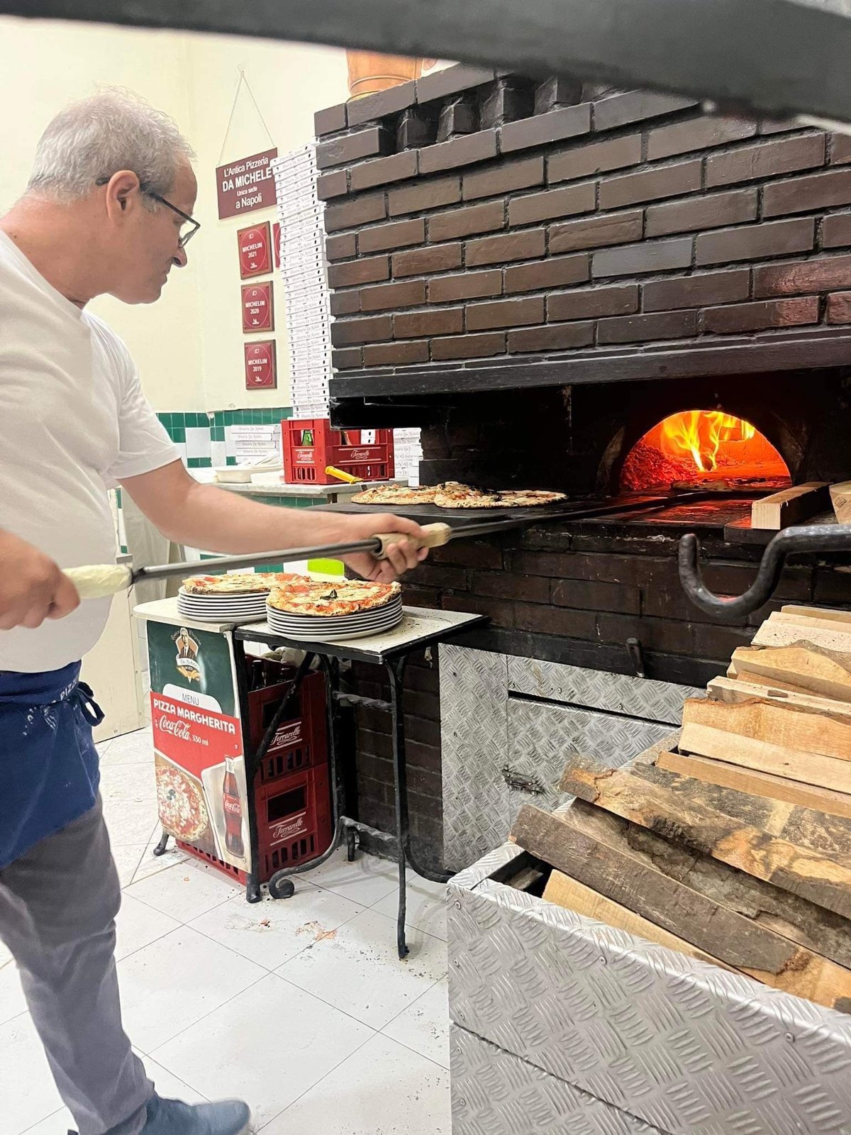 Pizza Margherita cooked the old-fashioned way.