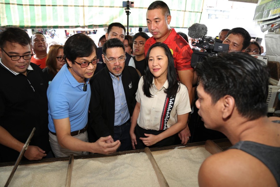 Inter-agency monitoring team checks market compliance with rice price cap