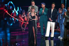 Taylor Swift, Shakira shine at MTV Video Music Awards