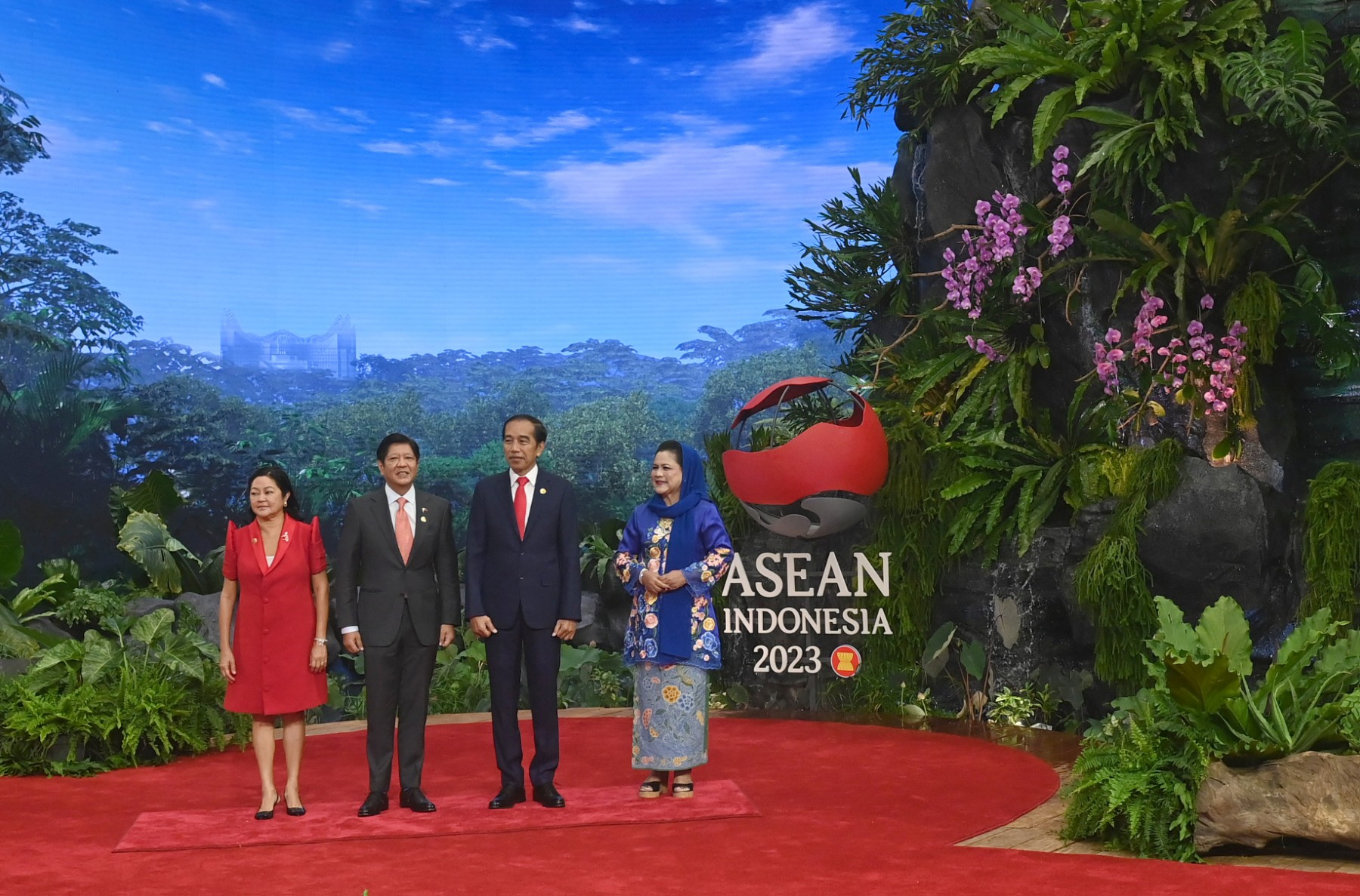 First Lady Liza Marcos, President Ferdinand Marcos Jr., President Joko Widodo of Indonesia, First Lady of Indonesia Iriana Joko Widodo at the ASEAN Summit.