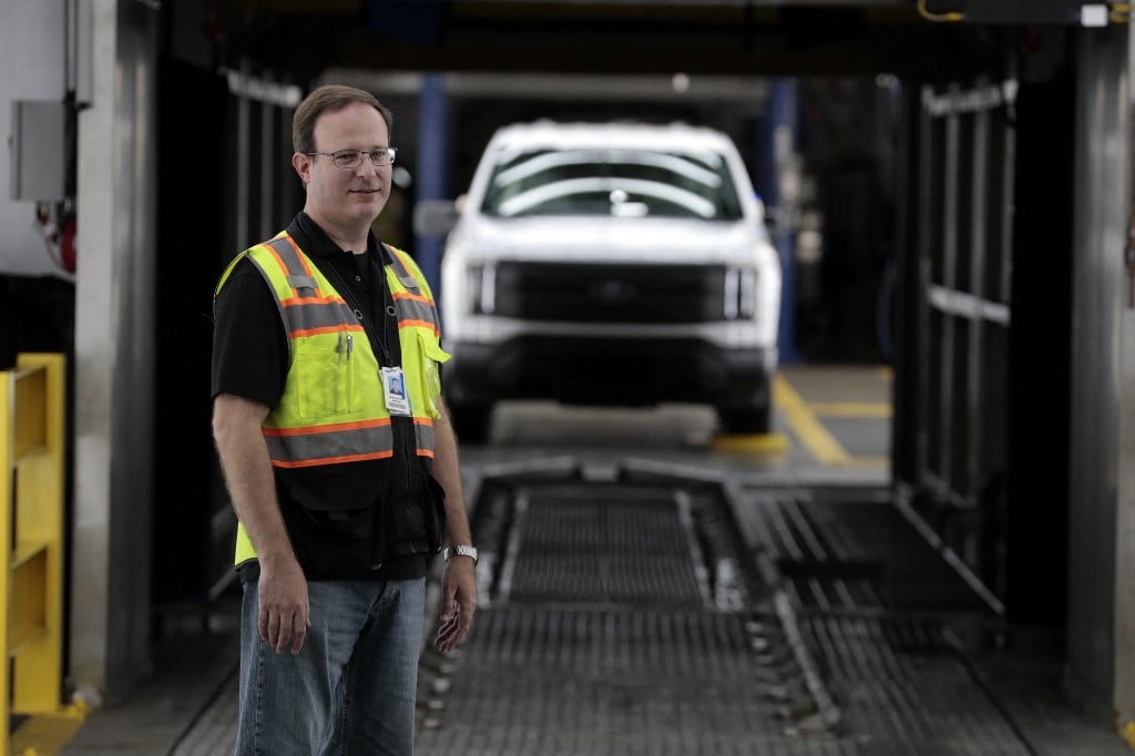 Ford temporarily lays off 300 more US workers due to strike