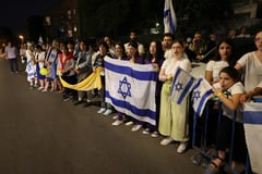 Rally outside UN calls for Hamas to release hostages
