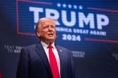 Trump’s darkening language sparks fears of violence