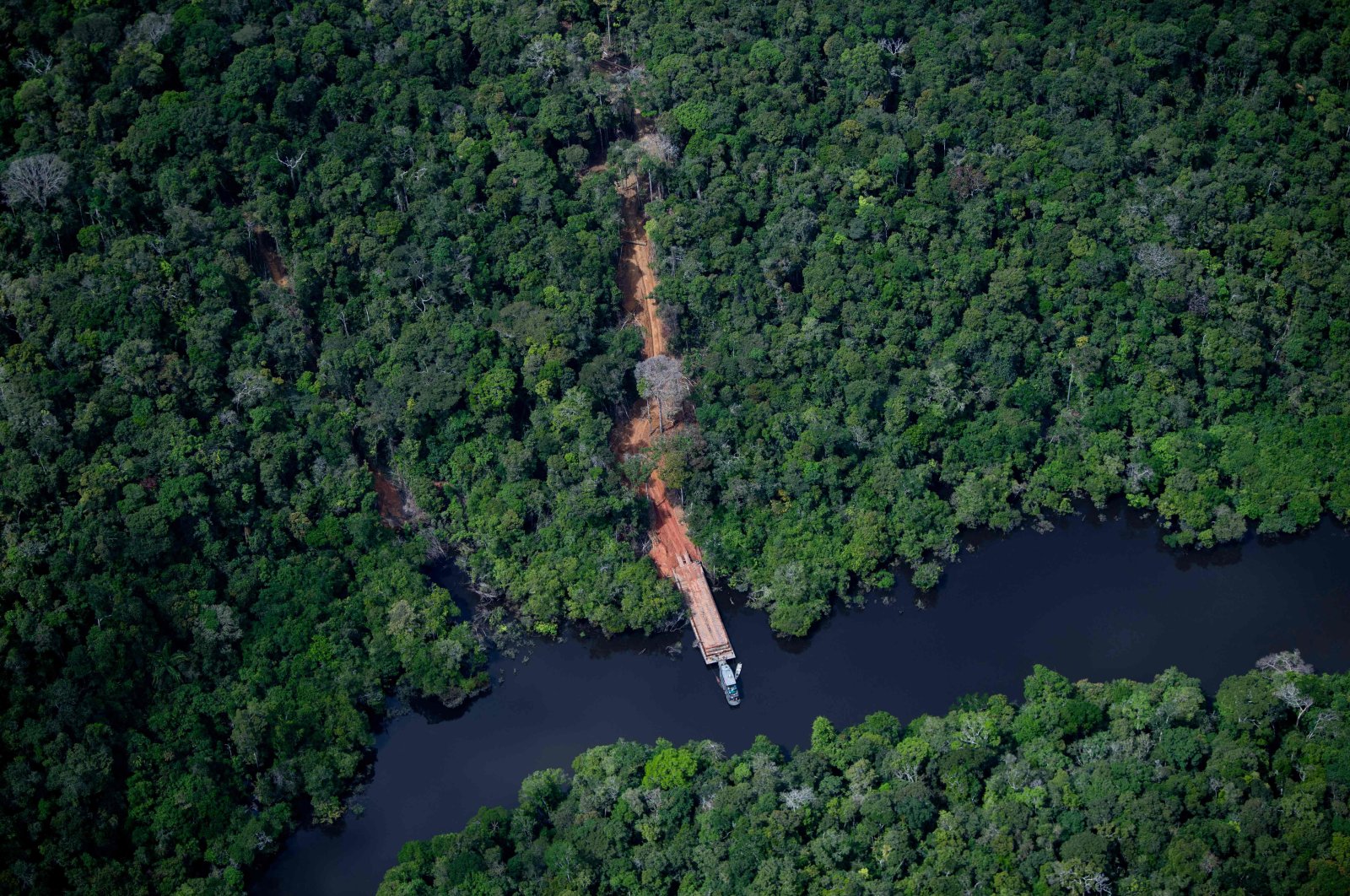 12 killed in plane crash in Brazilian Amazon