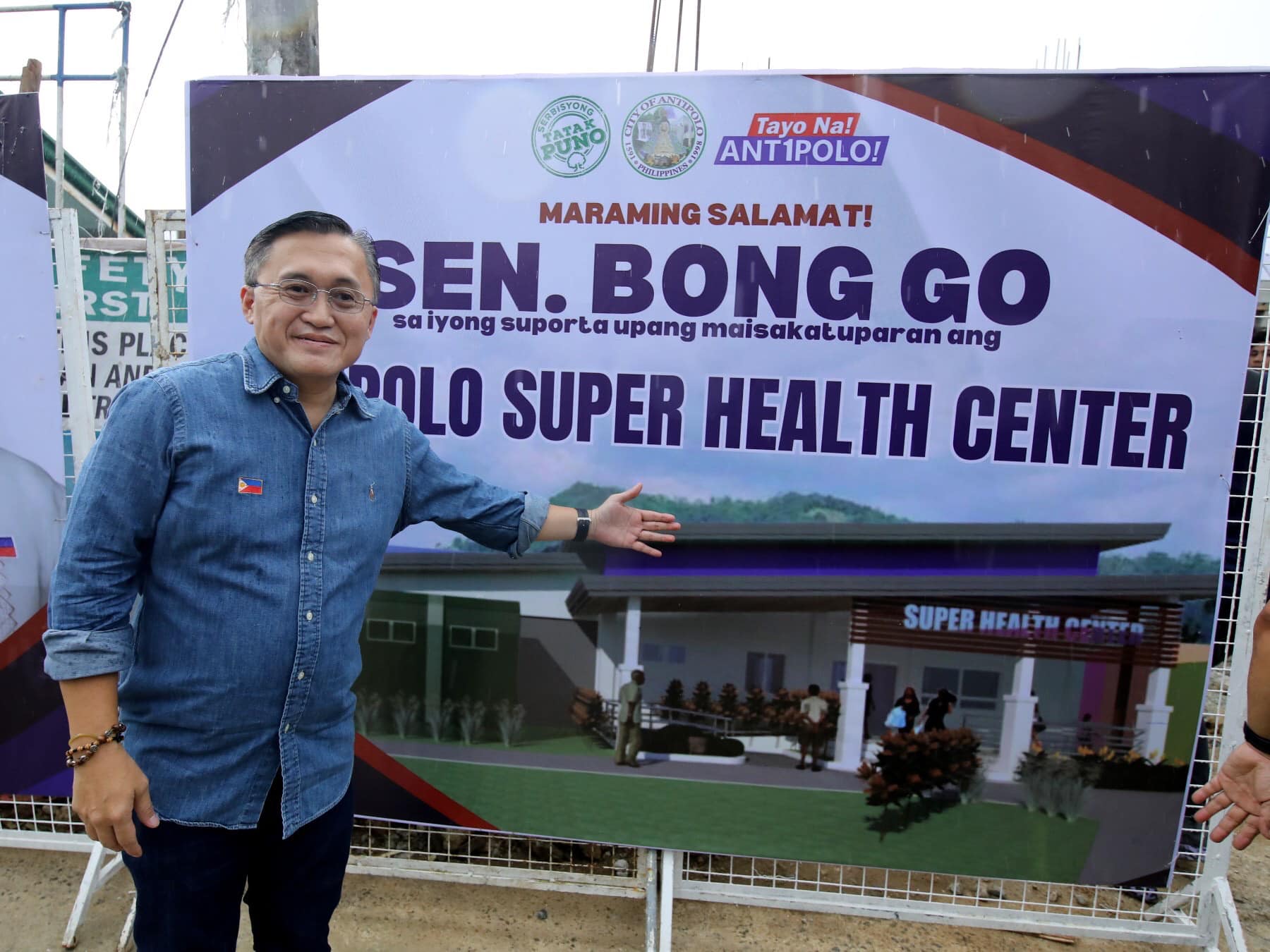  Bong Go leads relief operations for indigents in Antipolo City