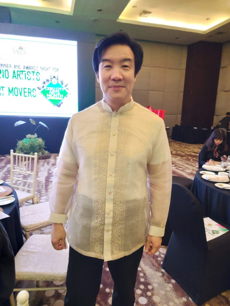 KENNETH Chen Cobonpue.