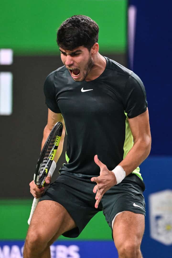 SHANGHAI SURVIVOR — Alcaraz flirts with disaster, marches to Last 16