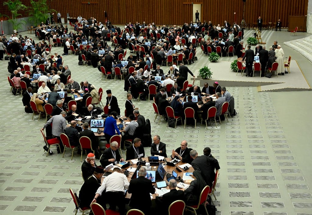 Faced with differences, Church opts for safe road with historic Synod