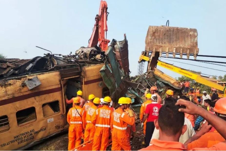India train collision death toll at 13