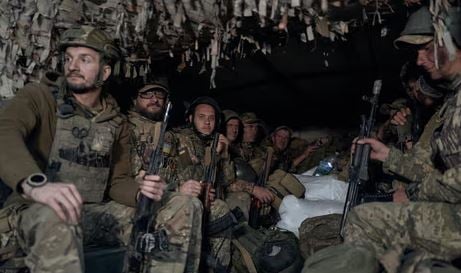 Ukraine military to collapse without U.S. aid, experts warn