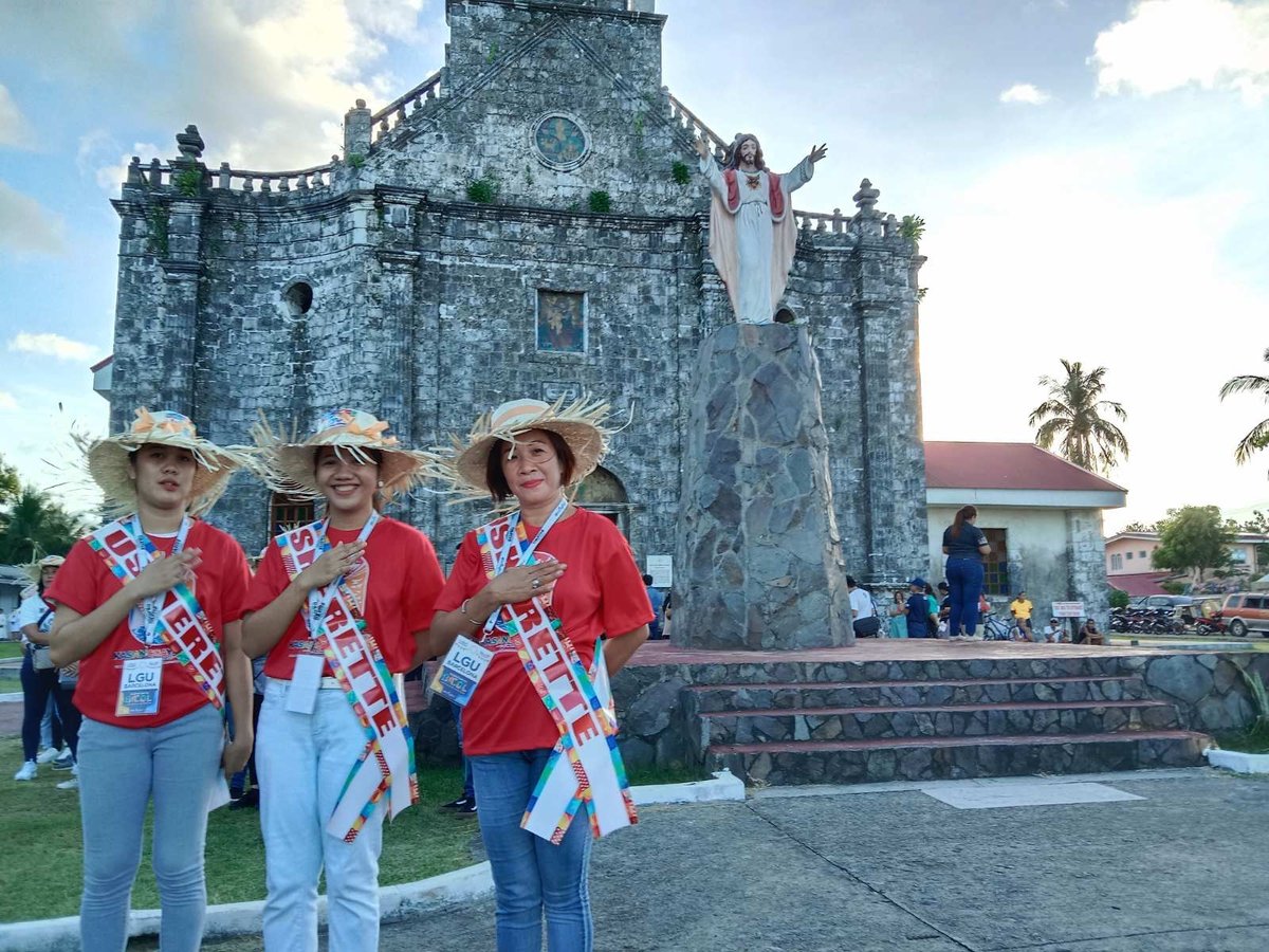 ‘Mabuhay’ gesture now seen in tourist attractions, hotels