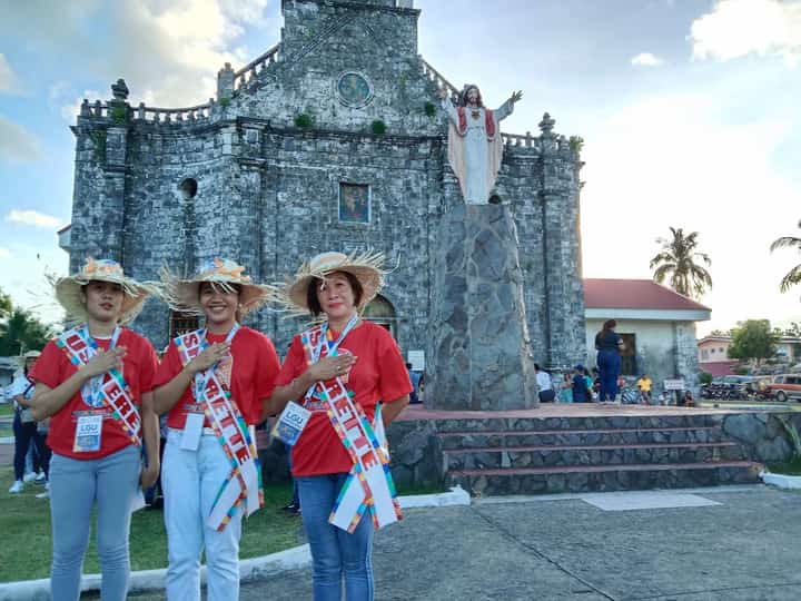 ‘Mabuhay’ gesture now seen in tourist attractions, hotels