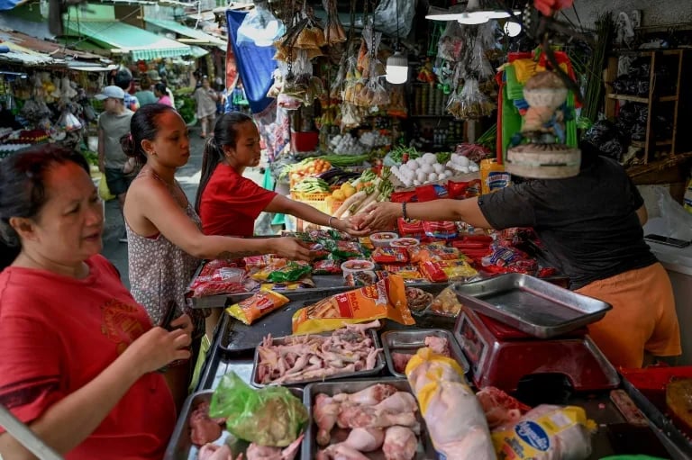 Pinoys flay inflation handling
