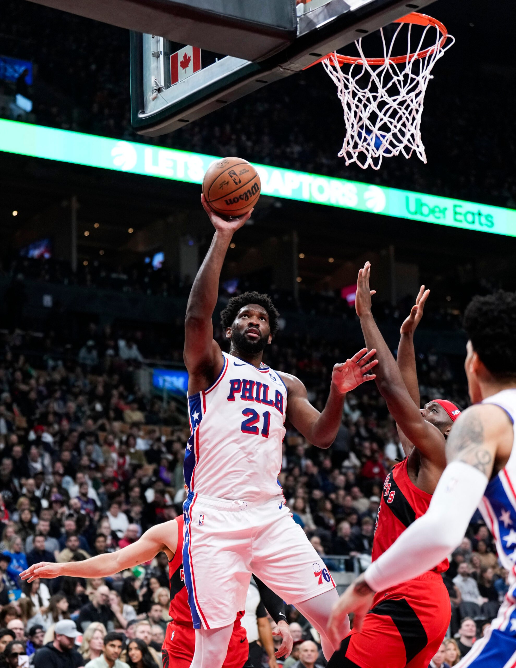 JOEL Embiid connives with Tyrese Maxey in powering the Philadelphia 76ers to a come-from-behind 114-107 victory over the Toronto Raptors. | MARK BLINCH/
AGENCE FRANCE-PRESSE