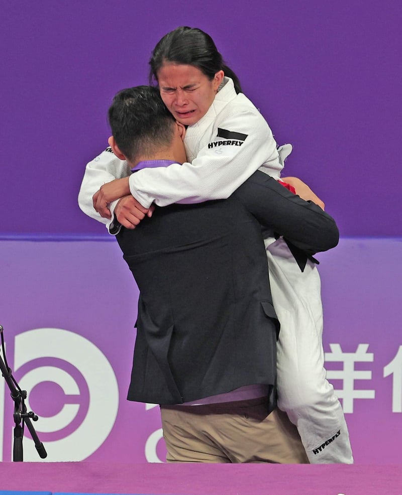 VICTORY IS SWEET — Ochoa’s struggles spark 2nd Filipino gold