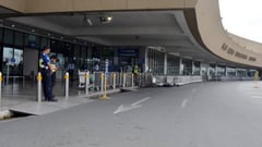 Traveler with forged document intercepted