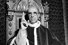 Wartime scholars debate silence of Pope Pius XII on Jews
