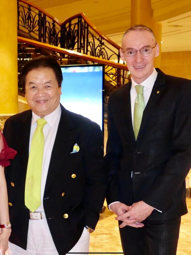 Philip Cruz and Makati Shangri-La hotel manager Udo Wittich.