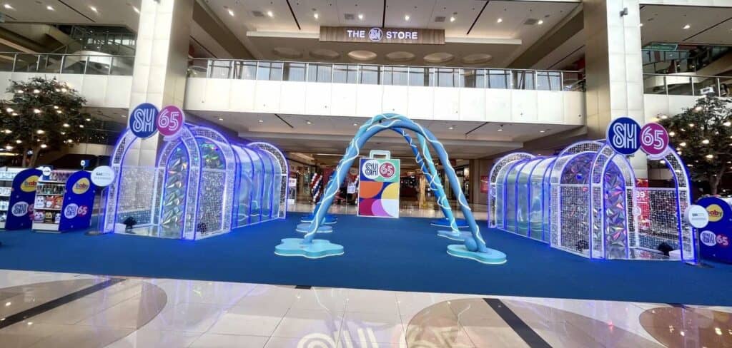 Experience the magic of SM City Marikina's Super Play Spot's Kaleidoscope Tunnel – a dazzling experience for family and friends of all ages!