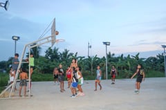 A wheelchair, a basketball court: Twin gestures of love